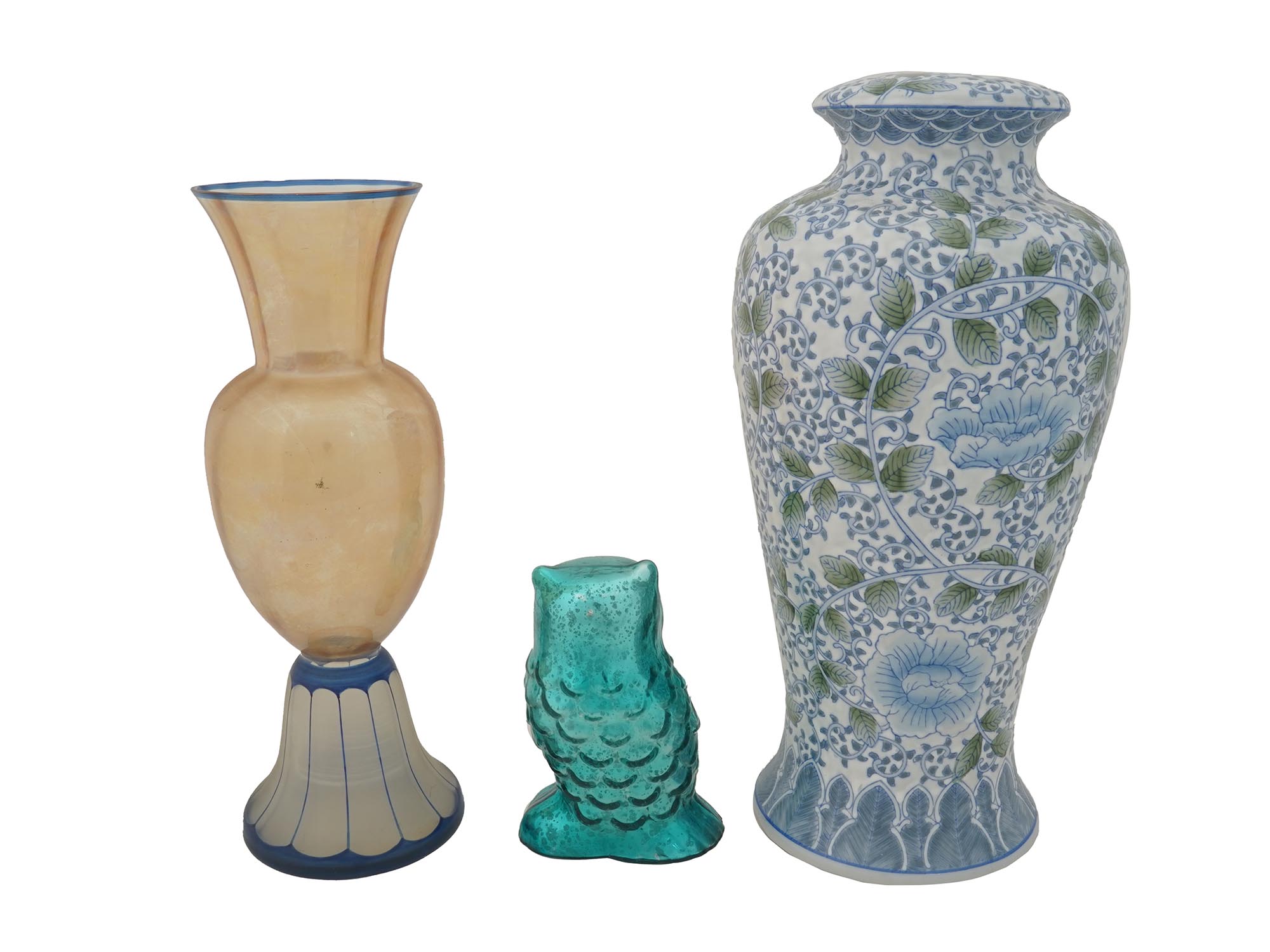 COLLECTION OF GLASS PORCELAIN VASES TABLE DECOR PIC-3